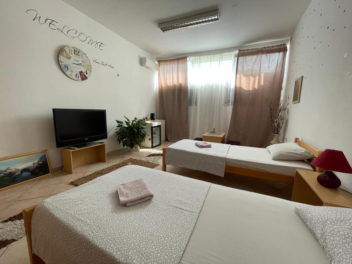 Rooms Deny Мостар Экстерьер фото